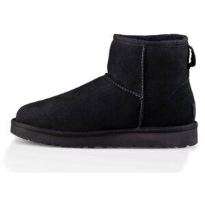 Ugg - Womens Classic Mini Ii Boots, size 7 US womens, color black.